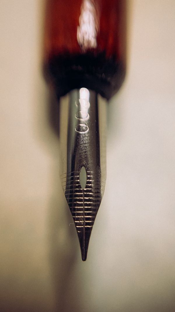 Elegant pen nib