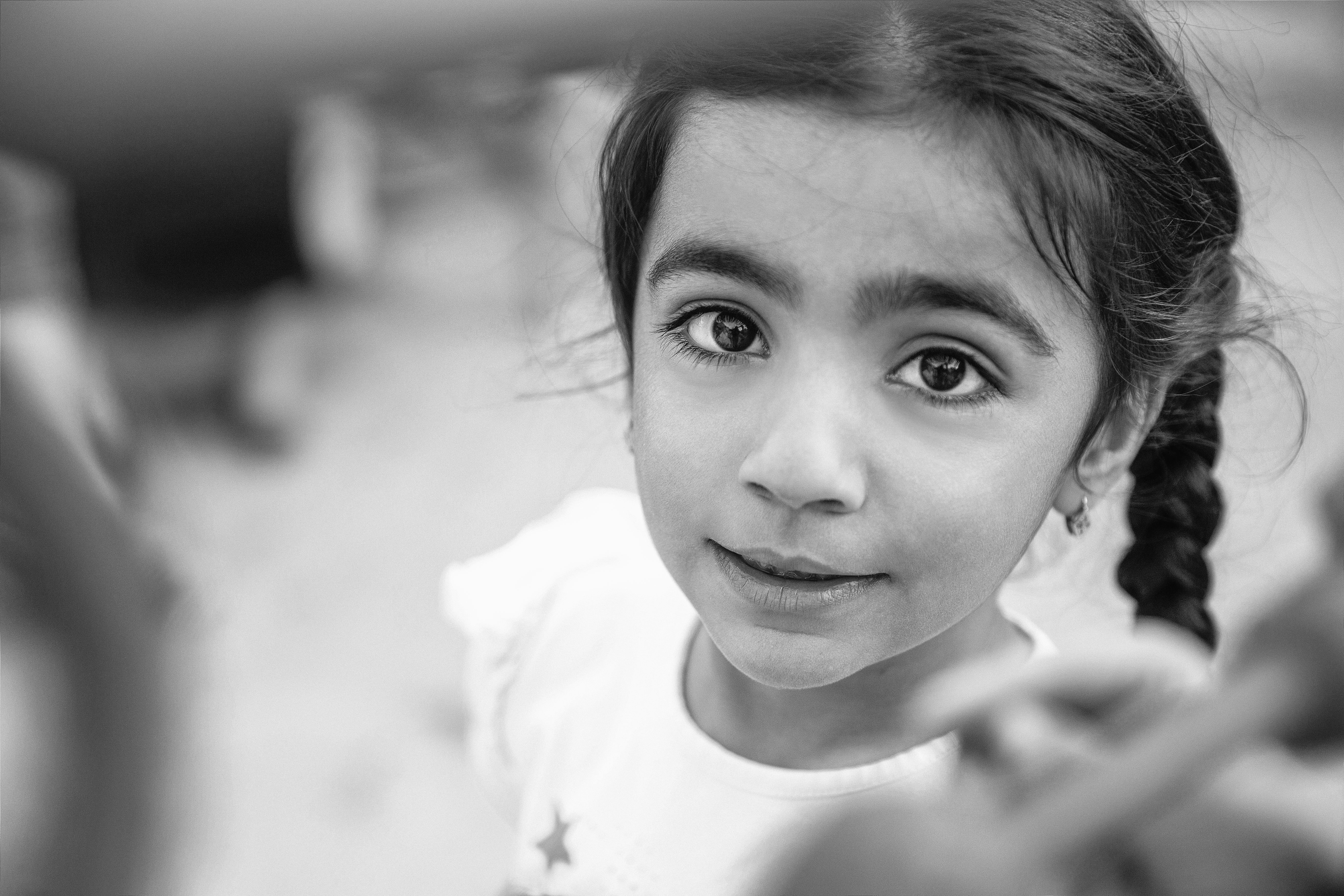 Girl Face in Black and White · Free Stock Photo