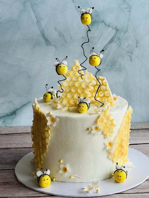 Yellow Honey Bee Cookie Cake