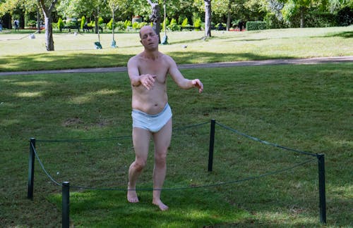 Frieze Sculpture Park 2023 - Tony Matelli-Sleepwalker