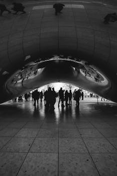 云门下芝加哥著名旅游景点中人的剪影