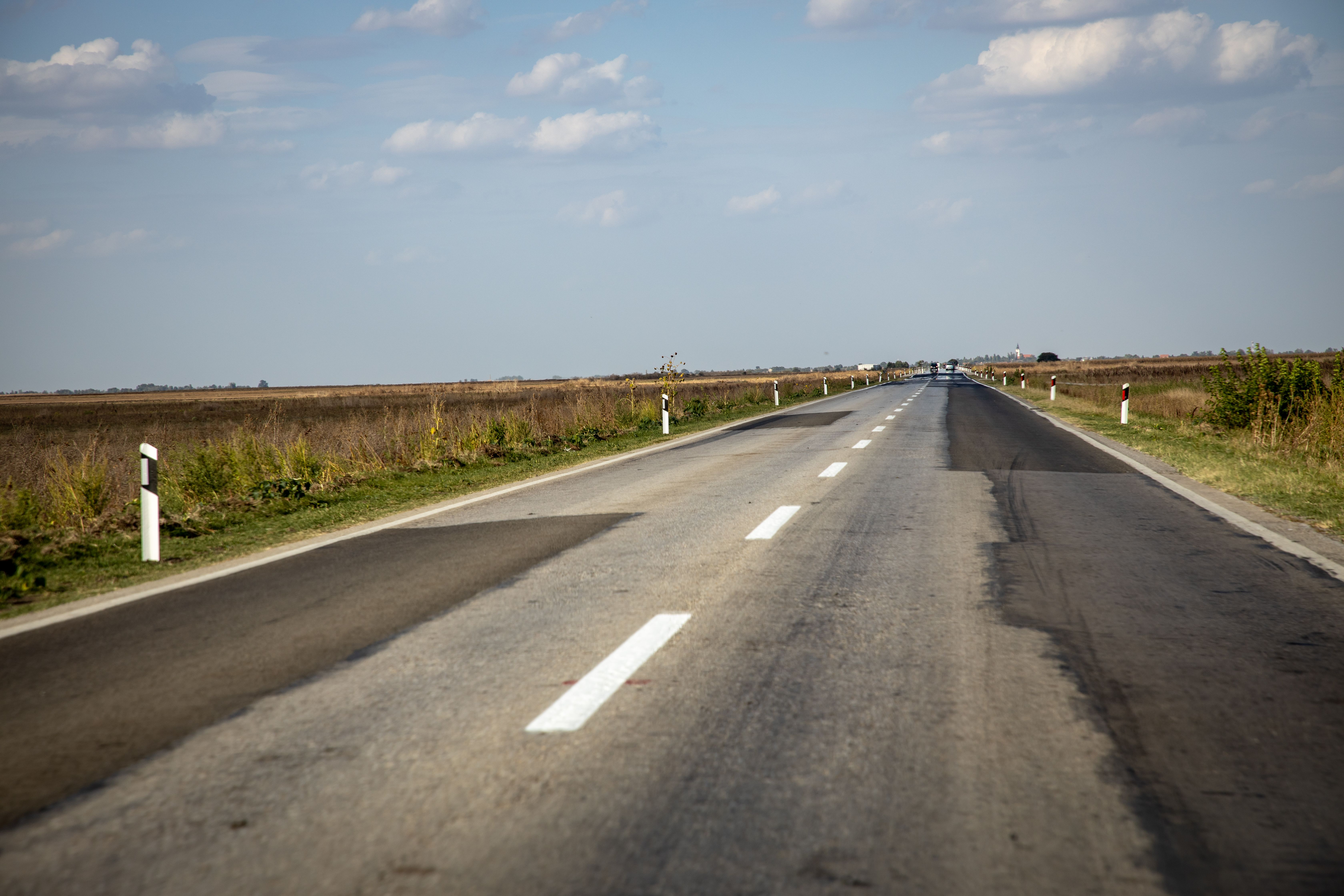 Accident la Bucșoaia: Doi răniți, șoferul de 19 ani era băut