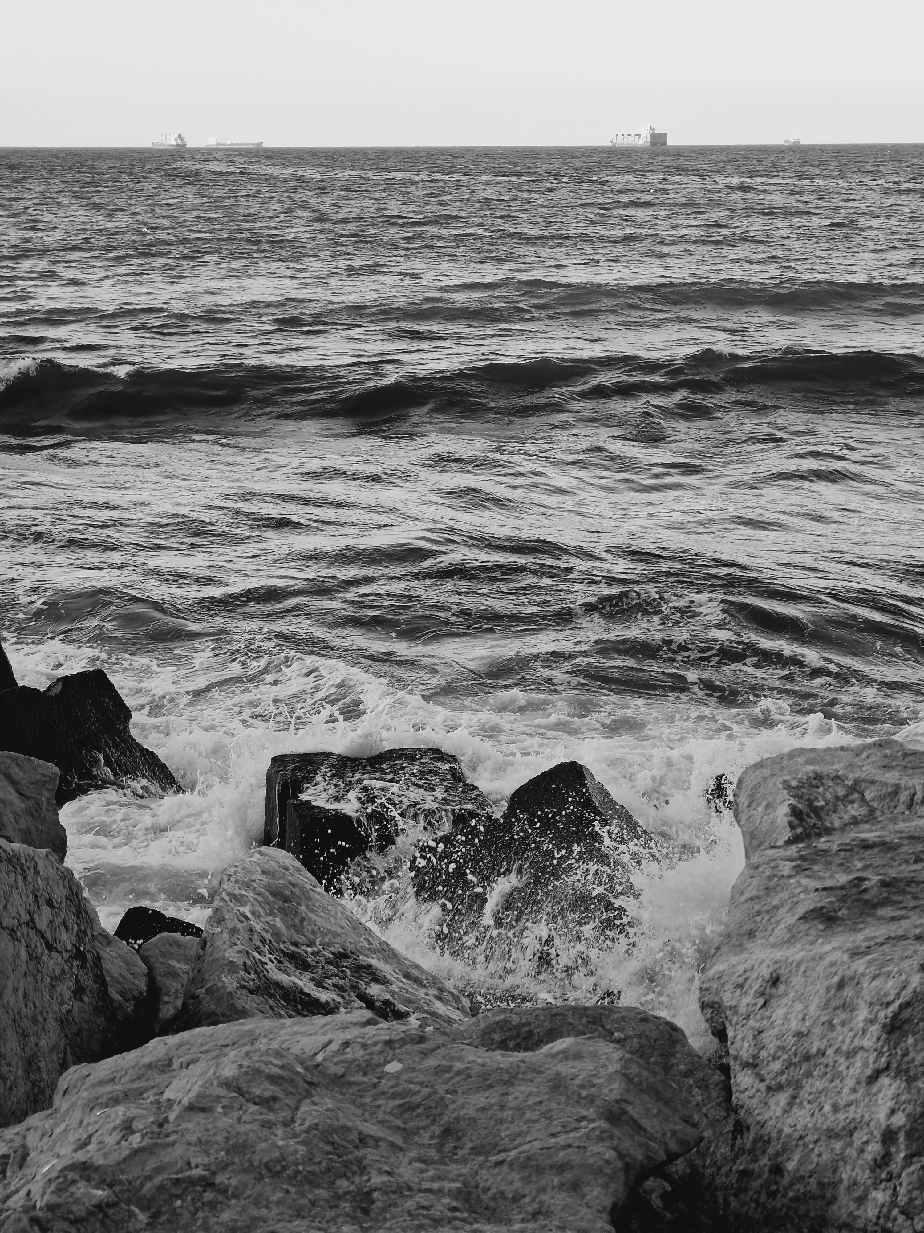 Sea Waves Splashing on the Rocky Shore · Free Stock Photo