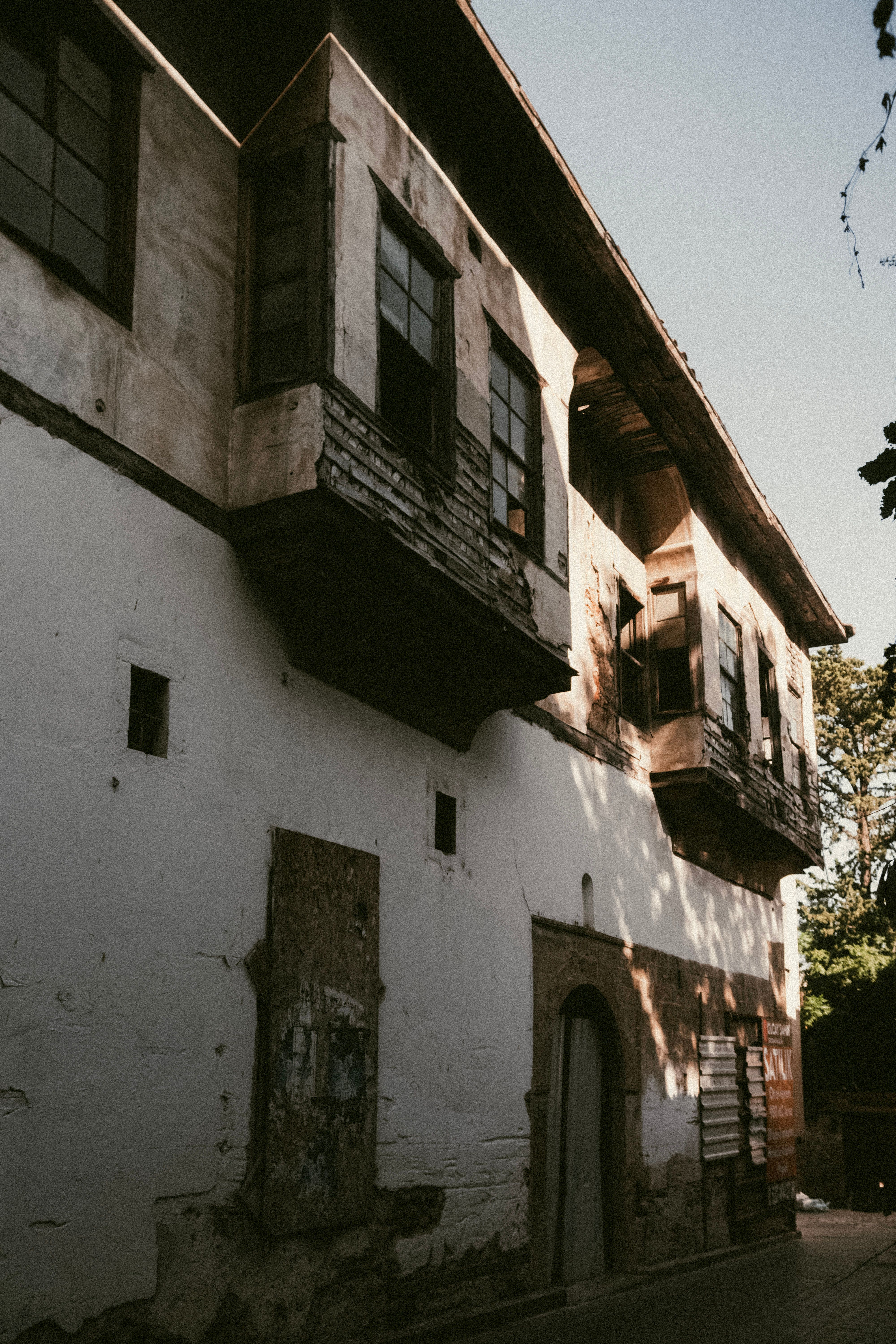 Facade of Decaying Building · Free Stock Photo