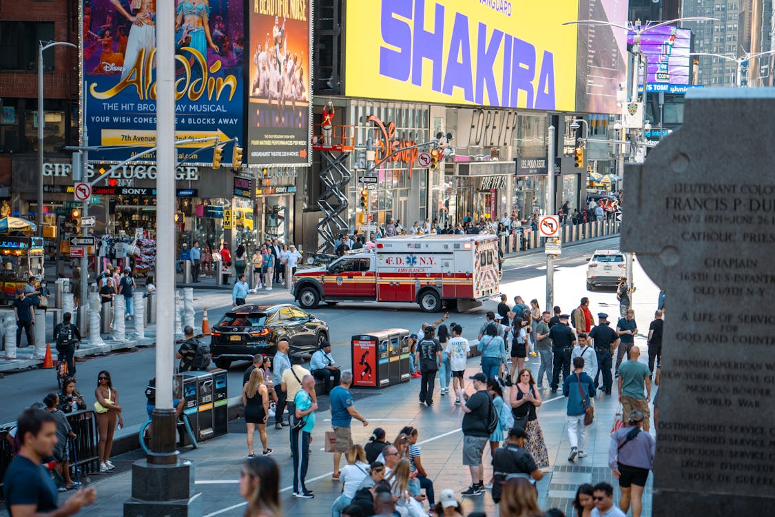 Ingyenes stockfotó a times square, emberek, forgalmas utca témában