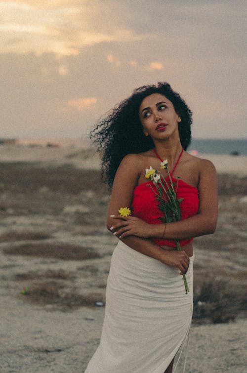 Foto profissional grátis de areia, flores, fotografia de moda