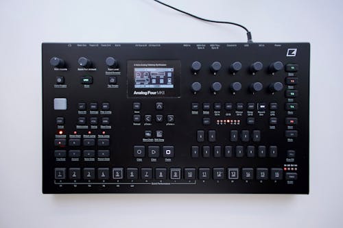 Kostnadsfri bild av analog fyra mkii, elektronik, synthesizer