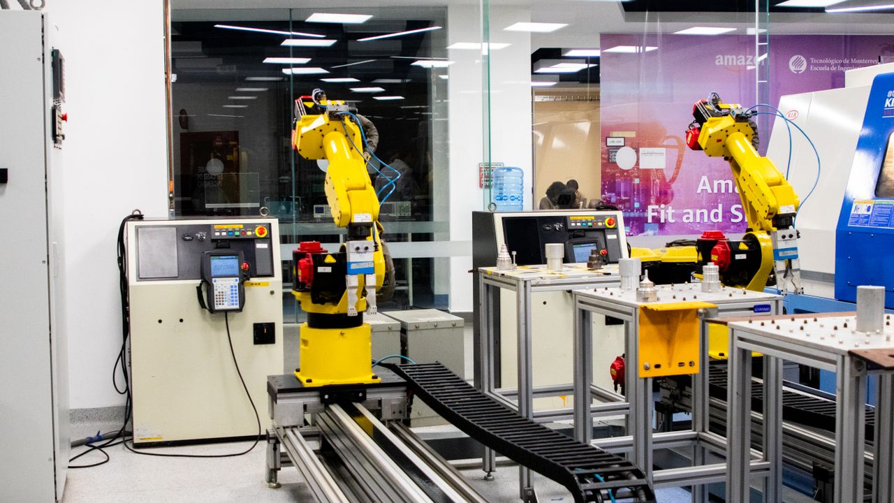 Tech weekly, Sept 14-20, 2026: IMTS opens in Chicago, Universal Robots launches Gen 7, Optimus gets a 5,000-unit order