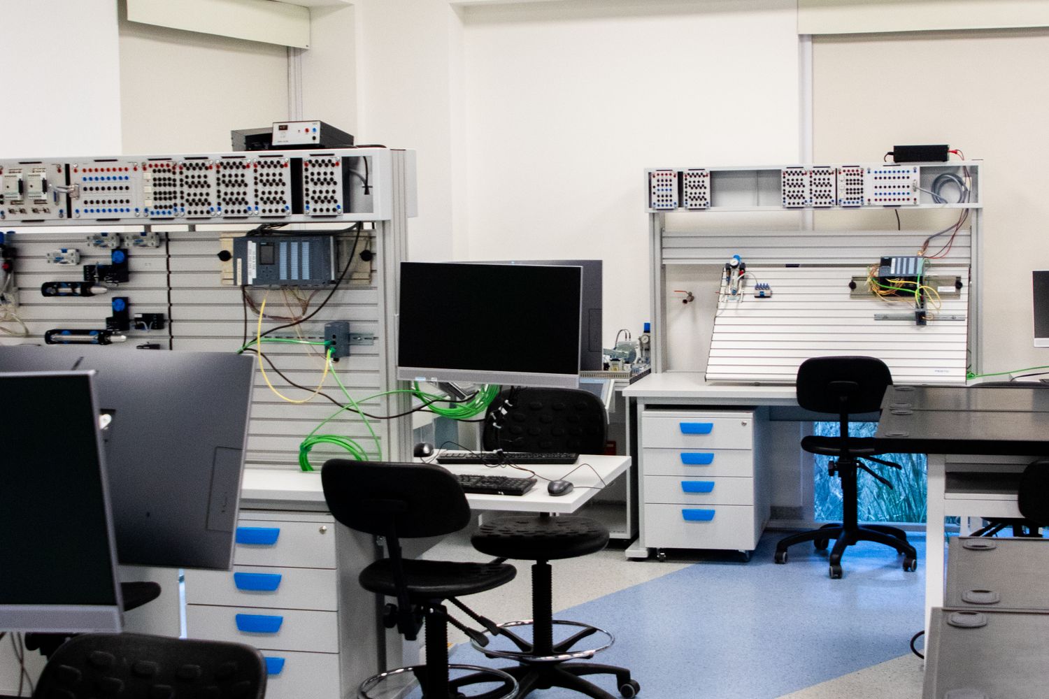 Tech Labdraw Tech Lab Photos, Download The BEST Free Tech Lab Stock Photos & HD Images