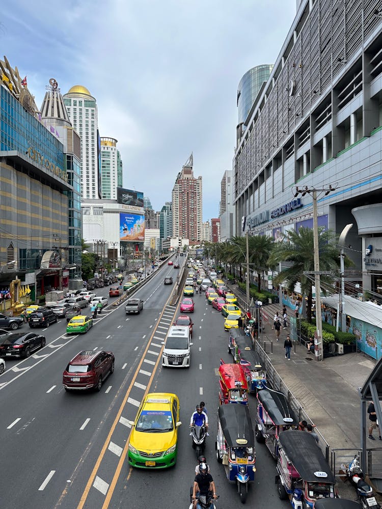 Traffic On Phetchaburi Road In Bangkok, Thailand