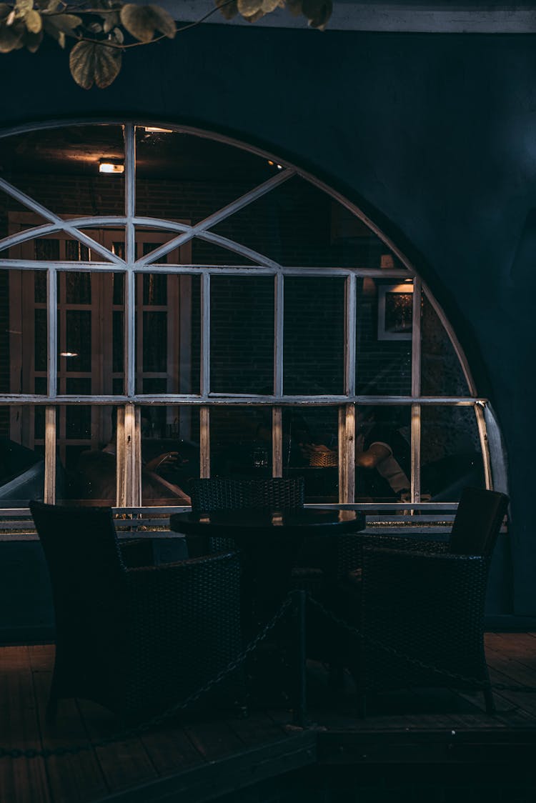 Table And Chairs Outside Of A Restaurant 