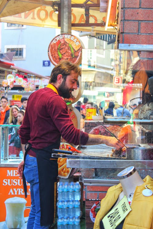 adam, apron, dikey atış içeren Ücretsiz stok fotoğraf