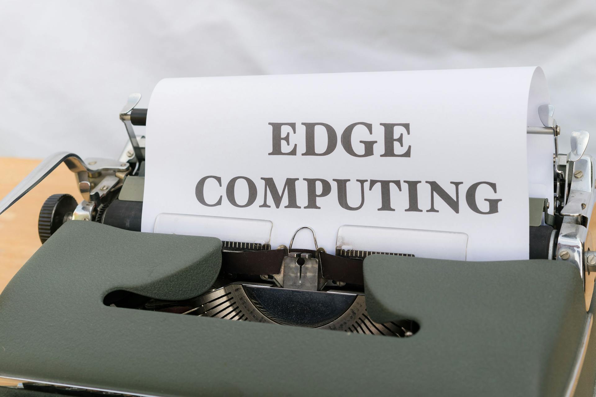 Paper Saying Edge Computing in Typewriter