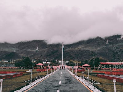 比较有深意的朋友圈句子 有深意的朋友圈配图