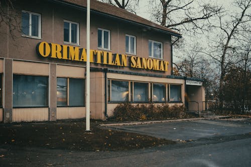 A building with a sign that says ormantian samoan