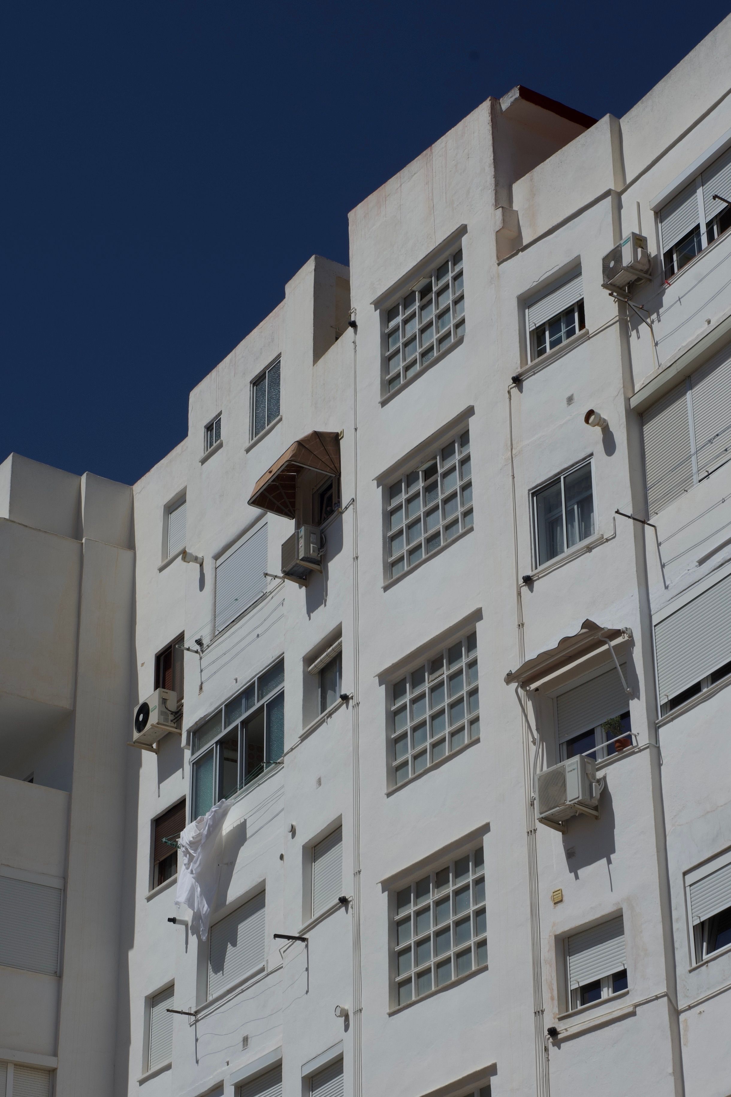 View of Elegant Modern Apartment Building Courtyard · Free Stock Photo
