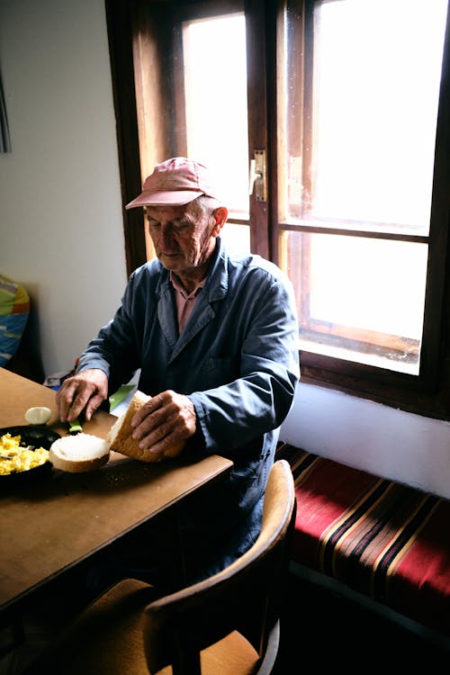 Kostnadsfri bild av äldre, bord, frukost