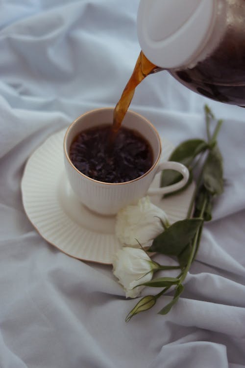 Foto profissional grátis de bebida quente, cafeína, derramando