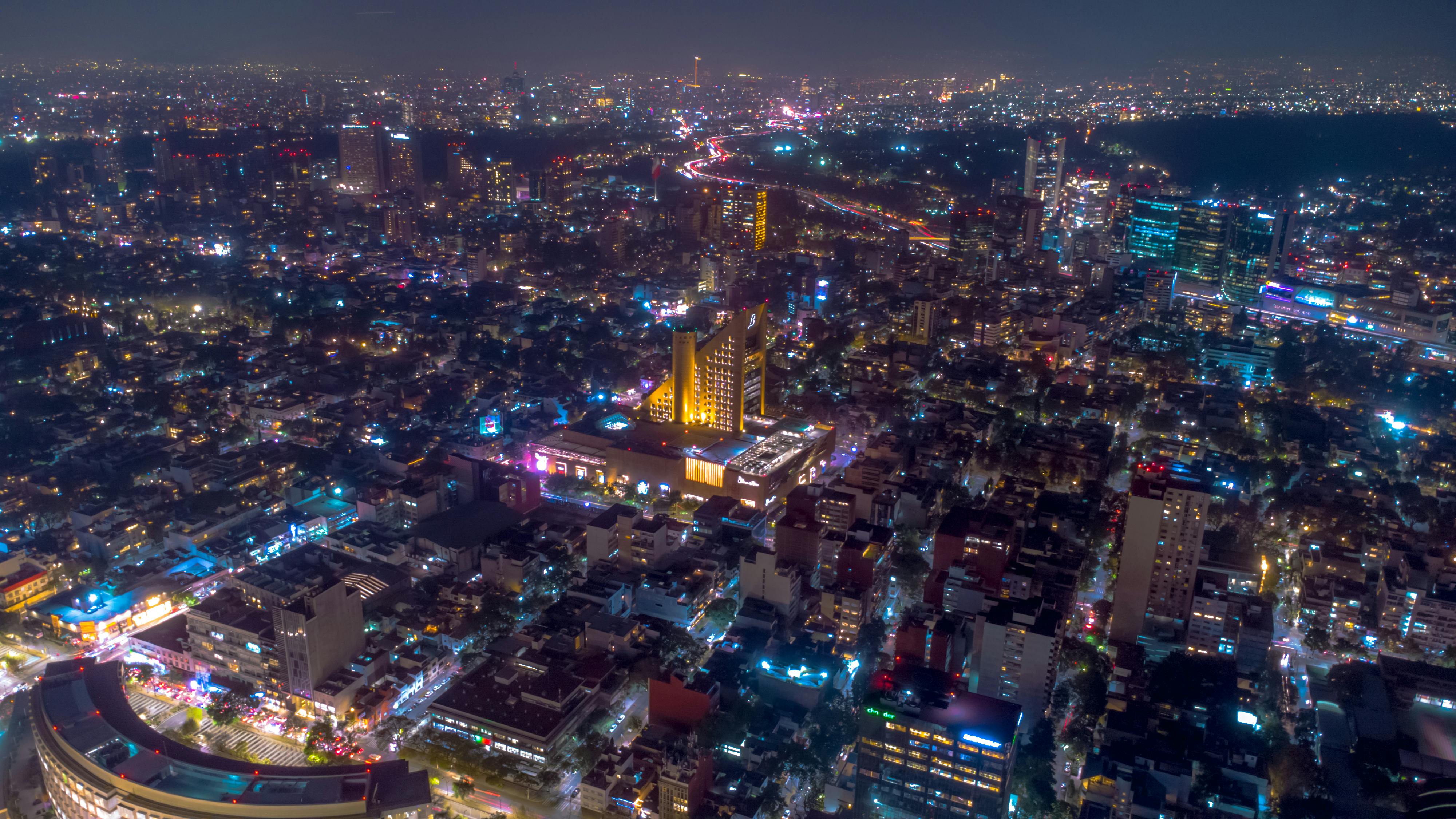 Mexico Emerges as the New Hub for Remote Workers Combining Work and World Cup 2026 Travel Experience — Photo by Fernando  Pal