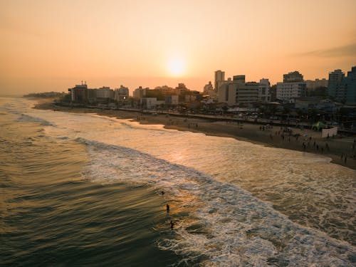 Fotos de stock gratuitas de amanecer, cielo impresionante, ciudad