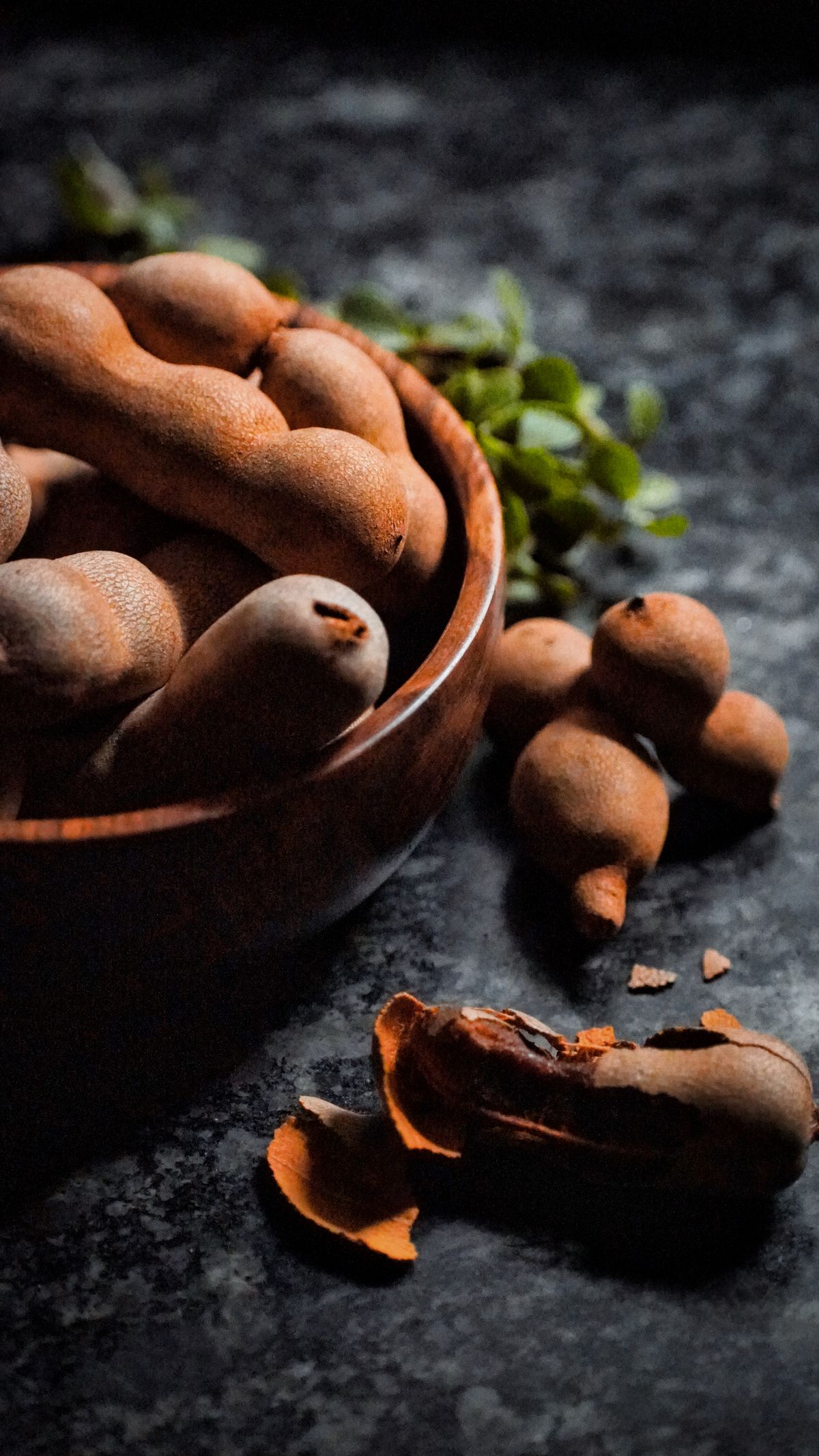 Frutos de tamarindo em uma tigela