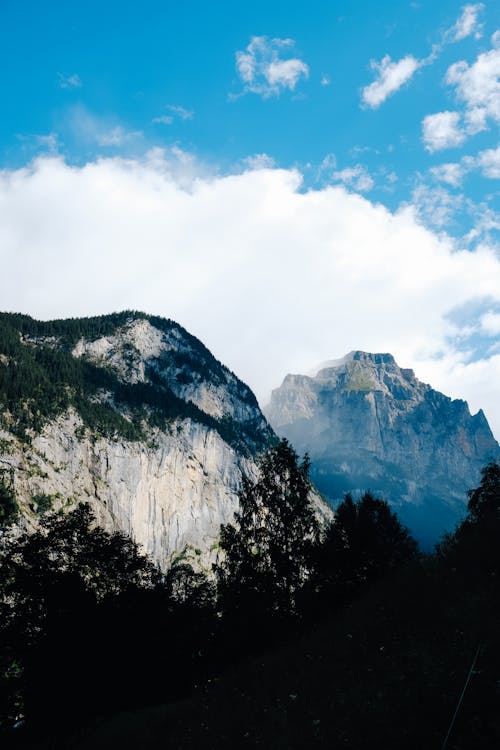 Безкоштовне стокове фото на тему «вертикальні постріл, вершини, гора»