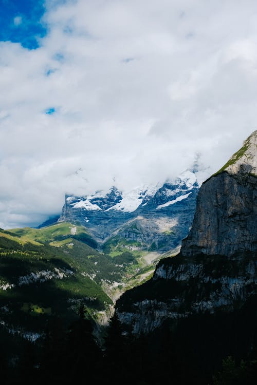 Foto stok gratis awan, batu, gunung