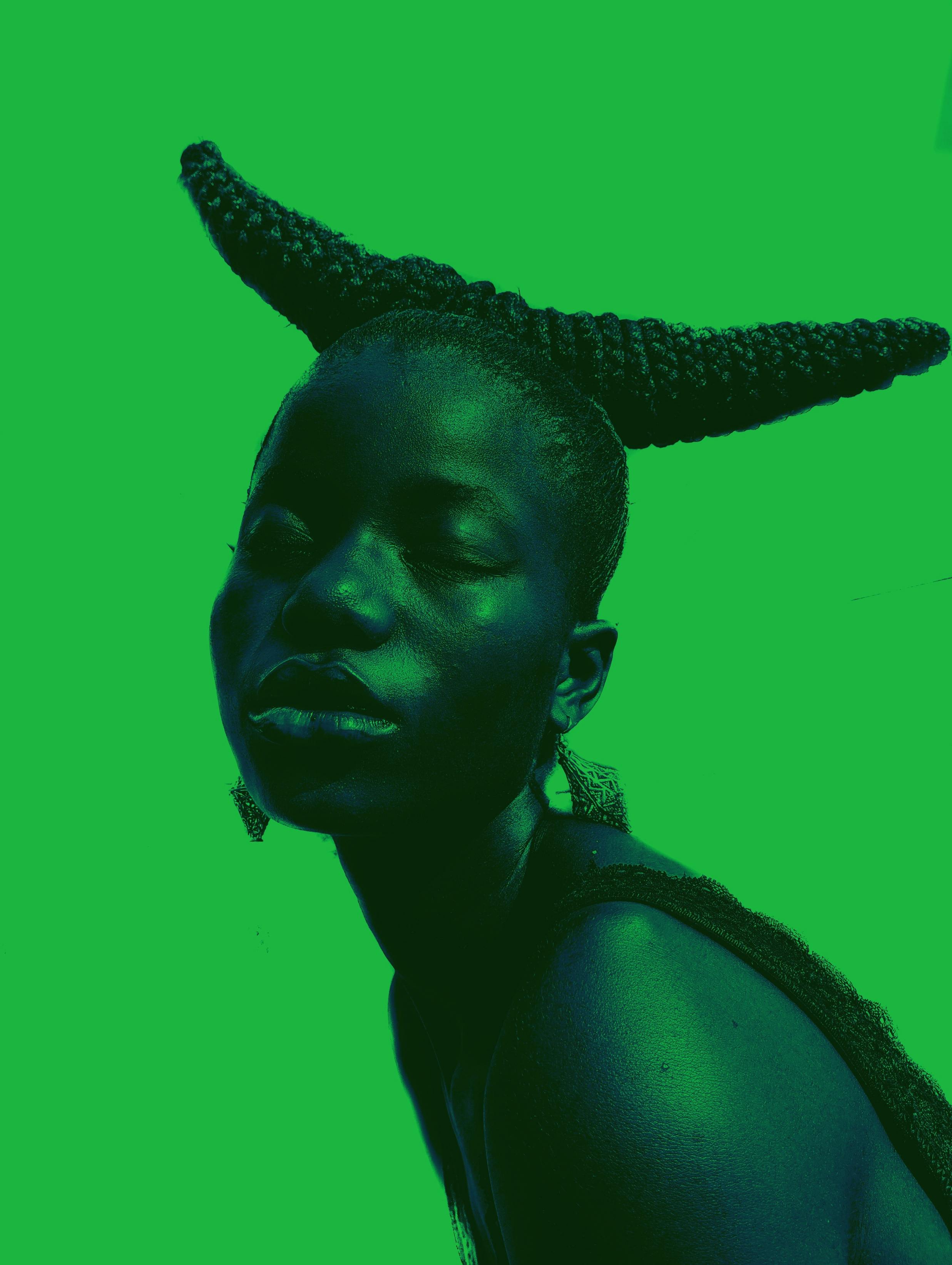 Gratuit Femme Avec Ses Cheveux Tressés En Cornes  Photos