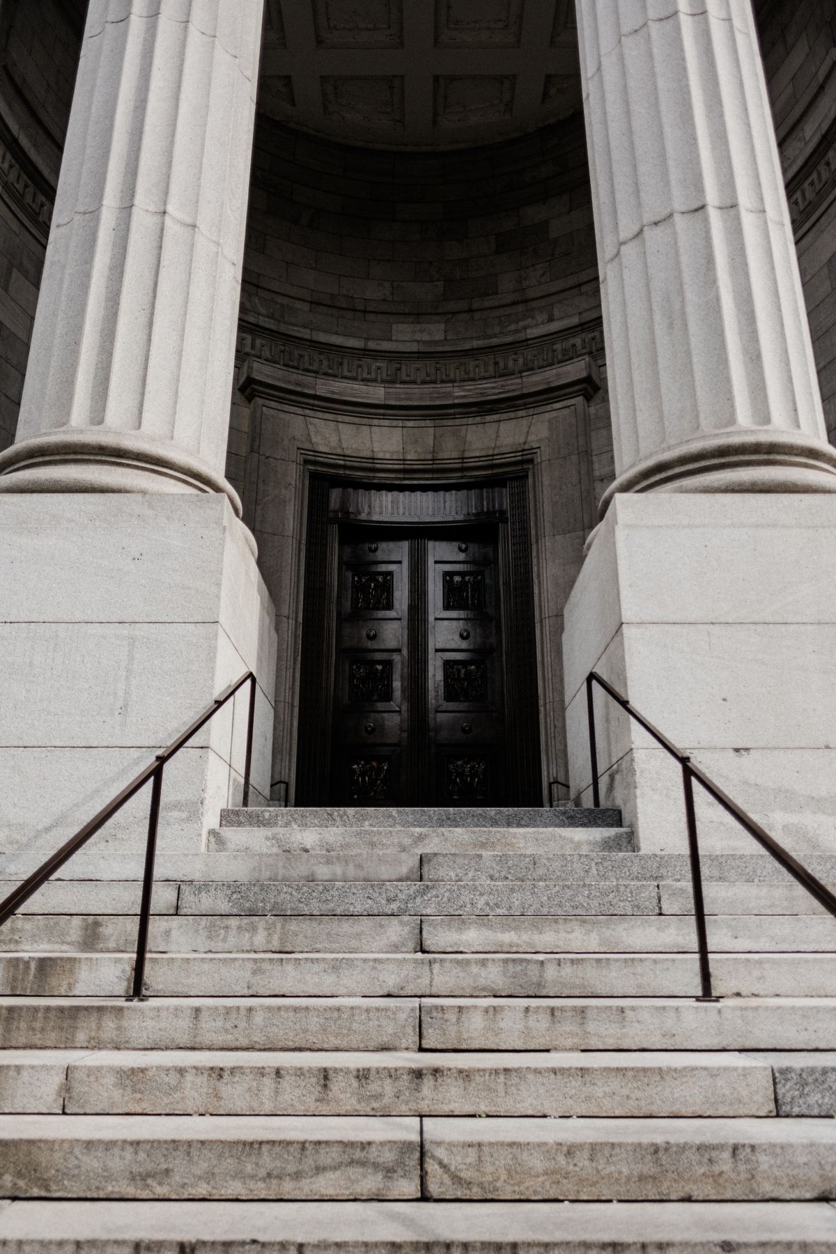 Courthouse Entries Entrance to Courthouse · Free Stock Photo