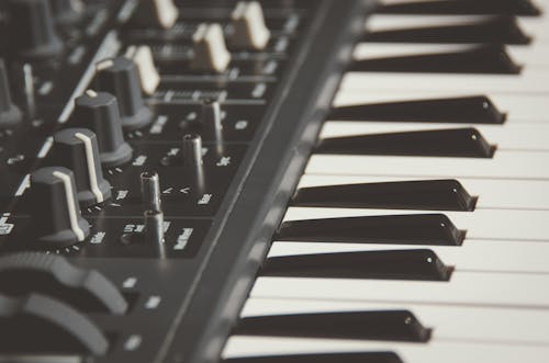 Kostnadsfria Kostnadsfri bild av elektroniskt tangentbord, musik, musikinstrument Stock foto