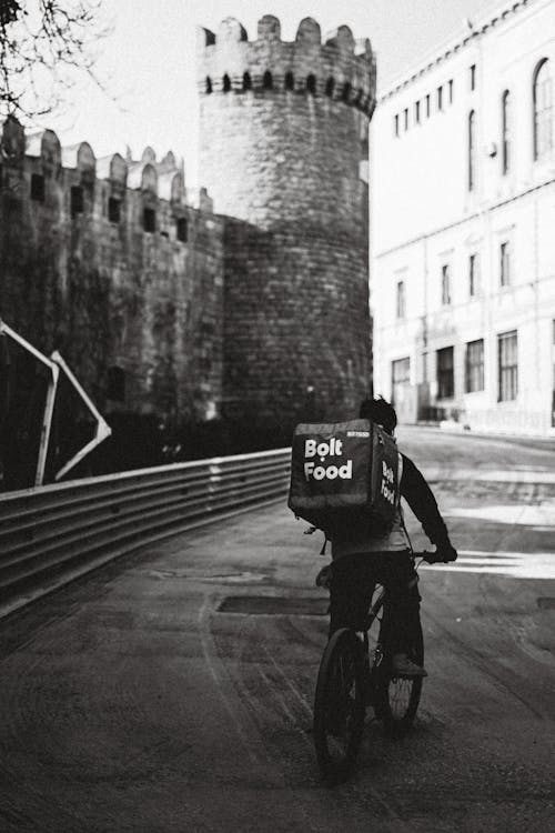 Fotobanka s bezplatnými fotkami na tému aan lichtbak toevoegen, bicyklovanie, čiernobiely