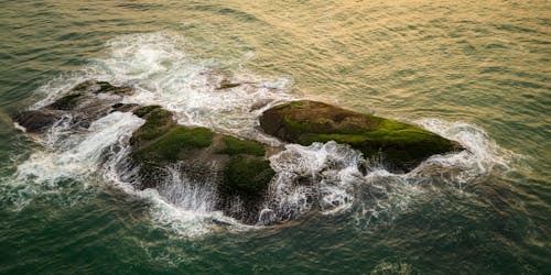 Ingyenes stockfotó hullám, óceán, sziklák témában
