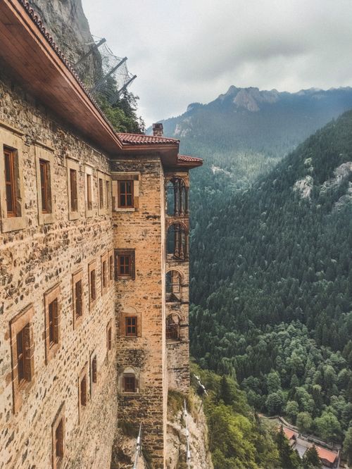 Free Discover the breathtaking Sümela Monastery nestled in Trabzon's lush mountains. Stock Photo