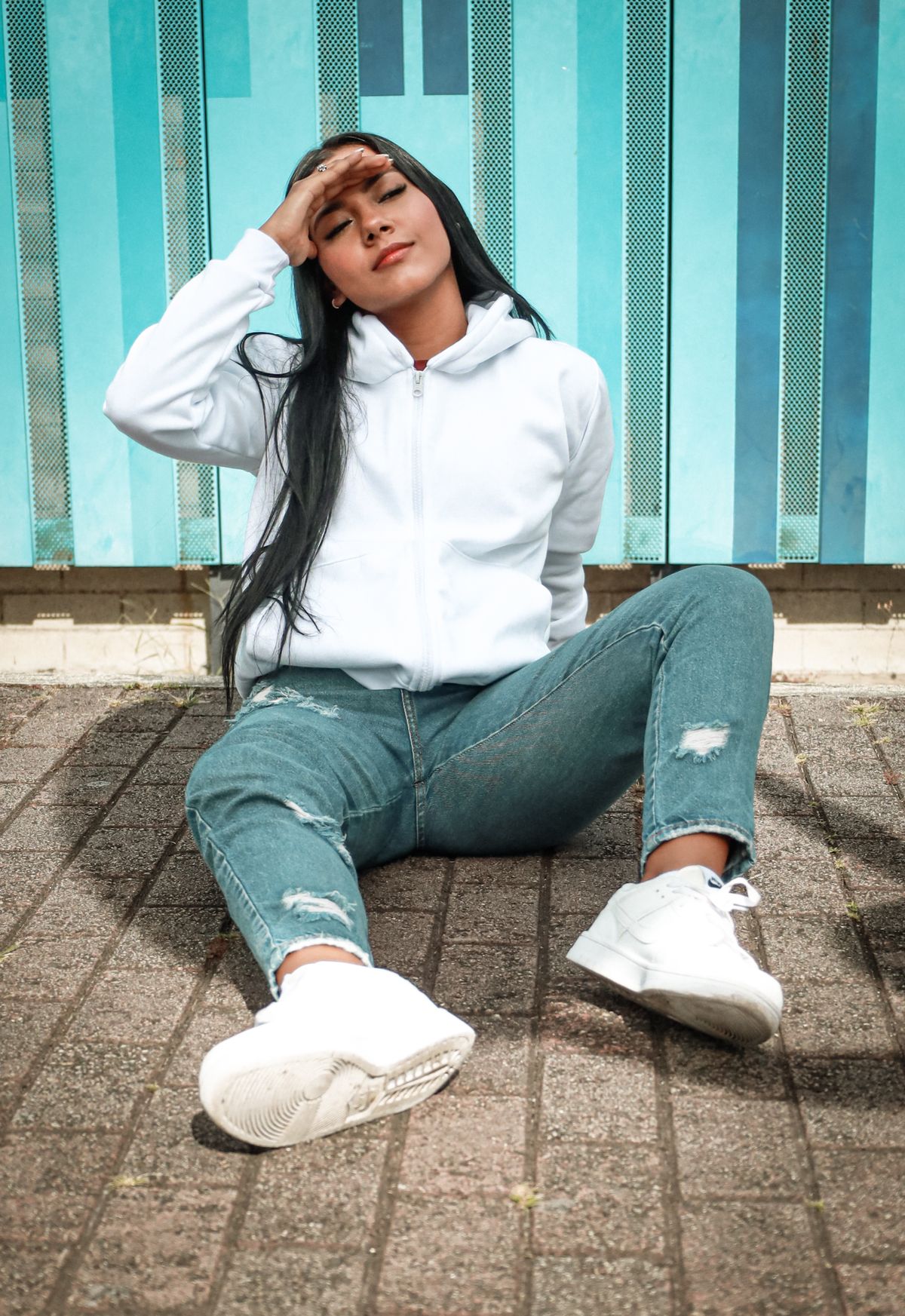 White pullover hoodie