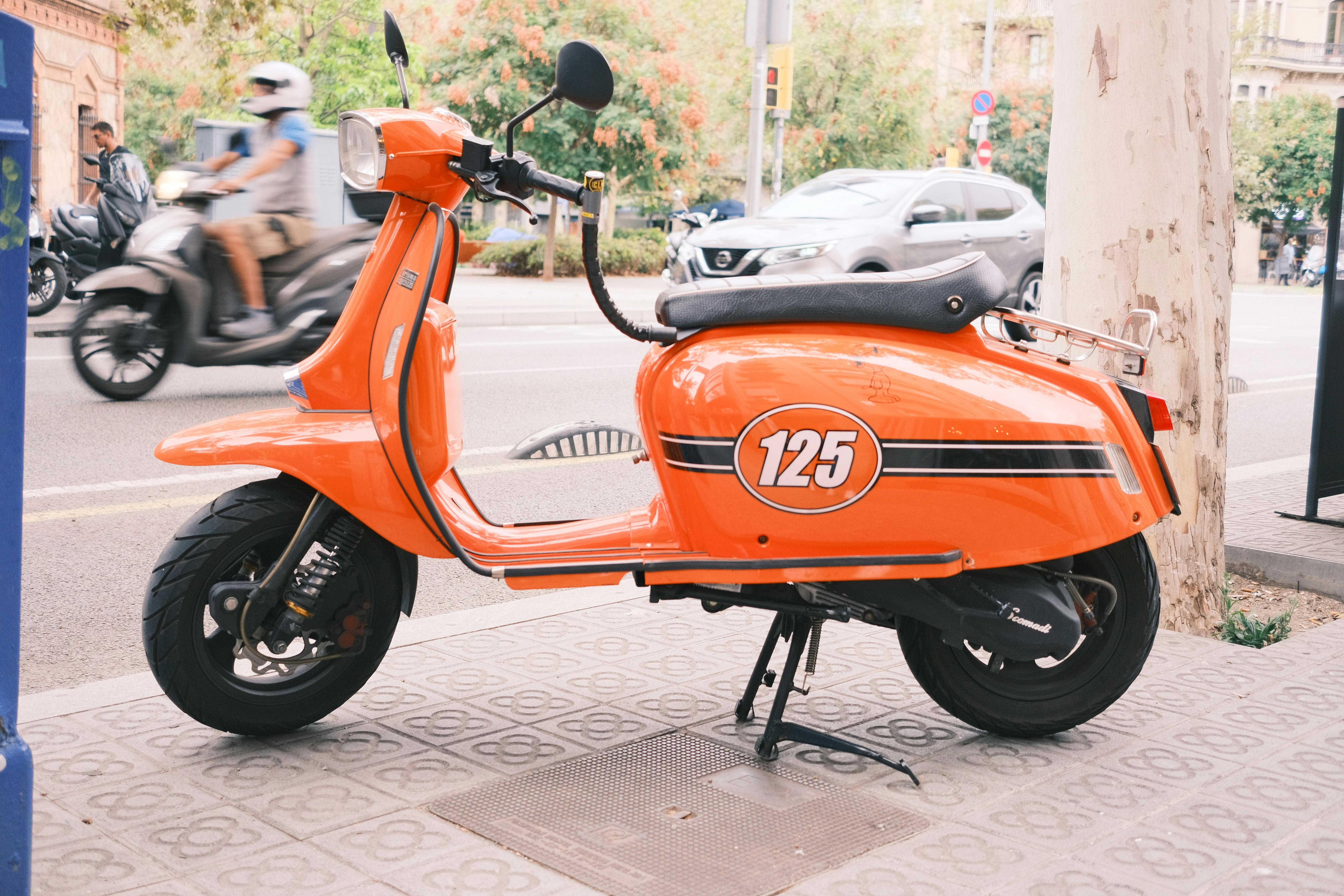 ContiScoot: over 30 Tire Sizes for Urban Mobility and Everyday Commuting — Photo by Mitch Oram on Pexels