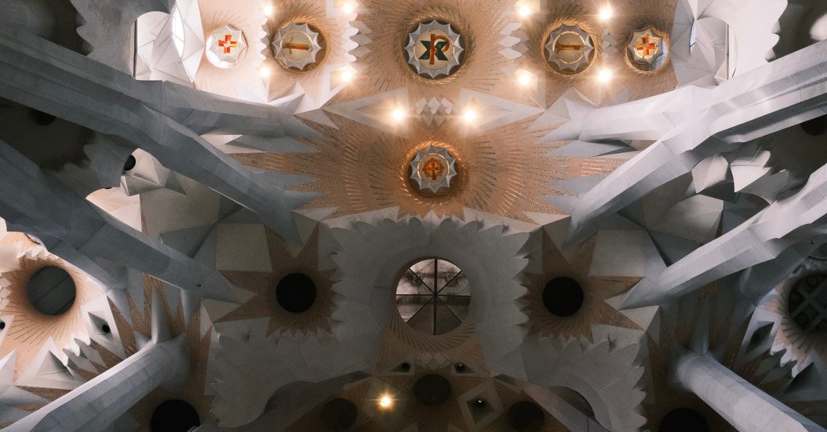 Ornamented Ceiling of Sagrada Familia in Barcelona · Free Stock Photo