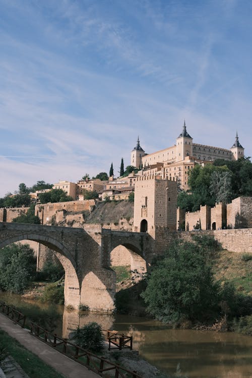 Ingyenes stockfotó alcazar de toledo, folyó, függőleges lövés témában