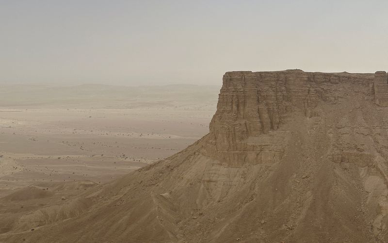 Edge of the World Hike Riyadh | SaudiActivities