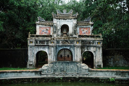 Tu Hieu Pagoda in Duong Xuan in Summer