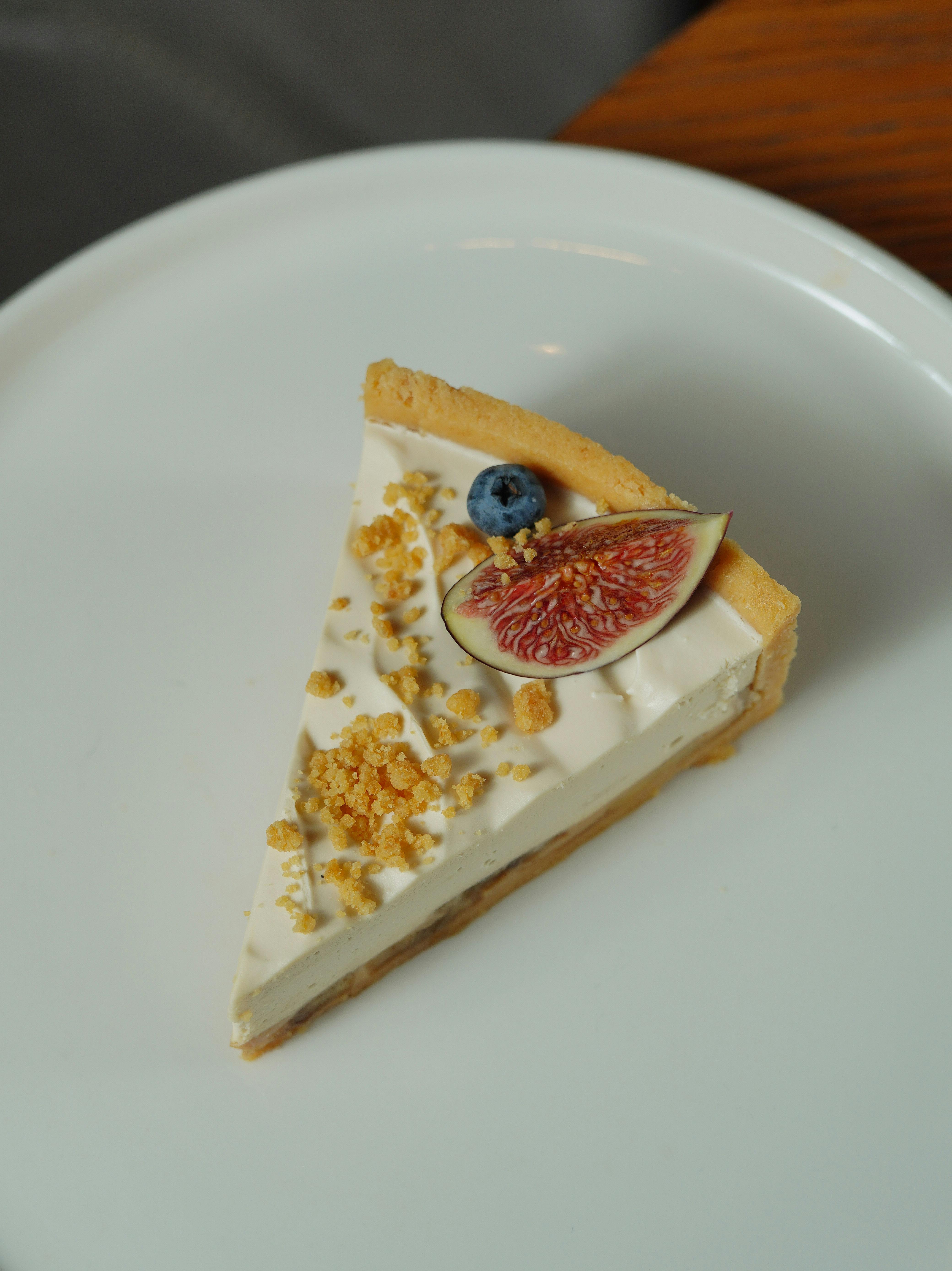 Plate Overflowing With Cake Photos, Download The BEST Free Plate