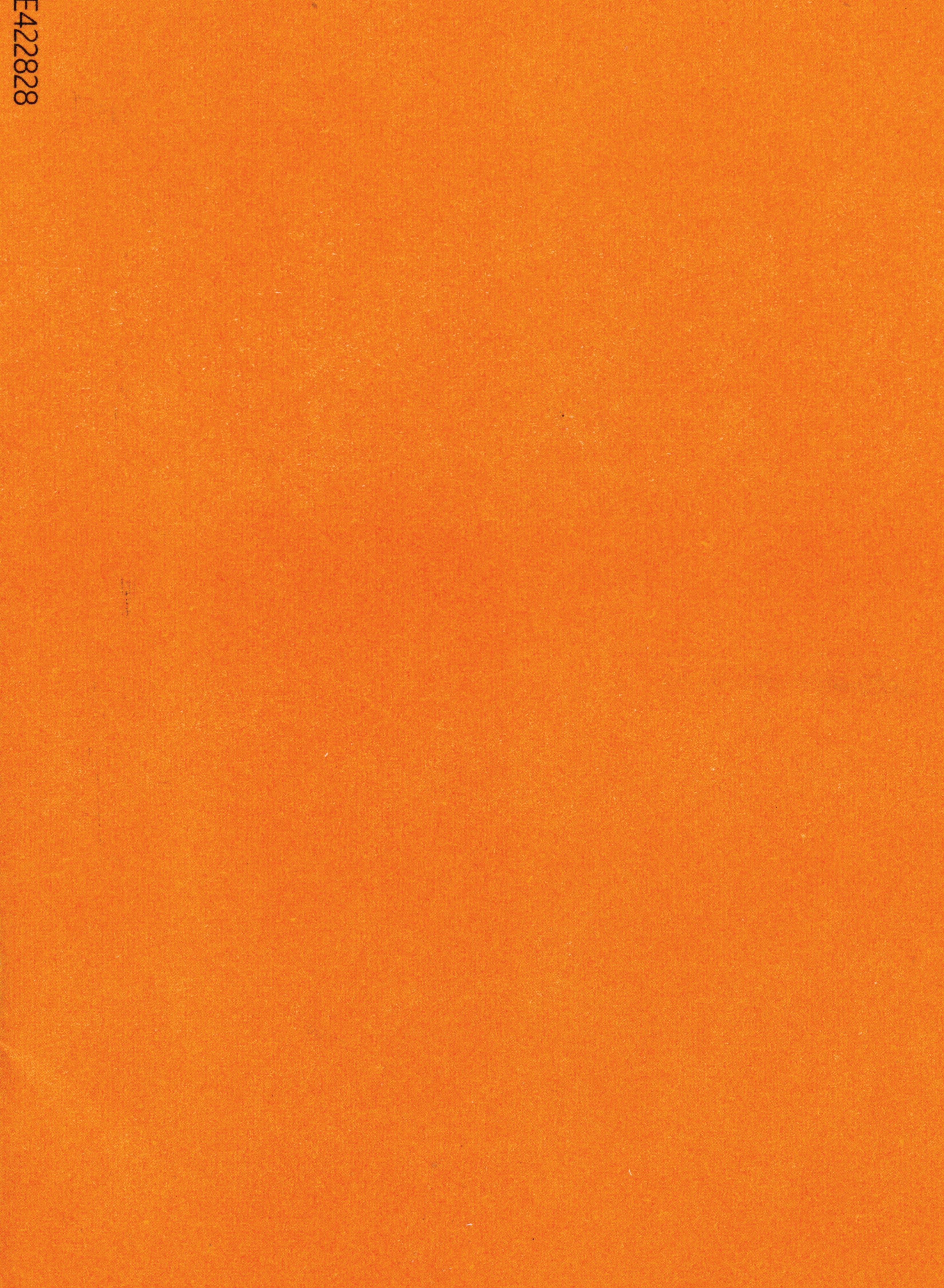 enveloppe colorée sur fond orange avec espace copie 2154100 Photo de stock  chez Vecteezy