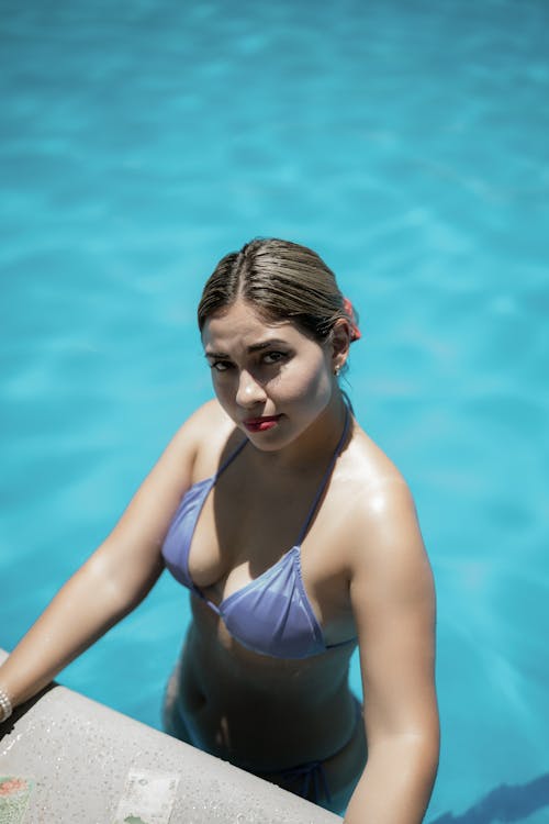 Woman in Bra in Swimming Pool · Free Stock Photo