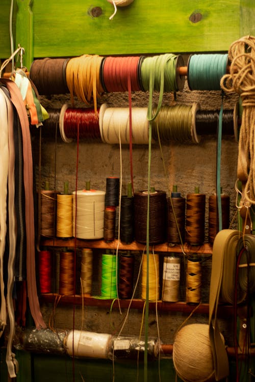 Fotos de stock gratuitas de colores, cuerda de equilibrista, hilo de coser