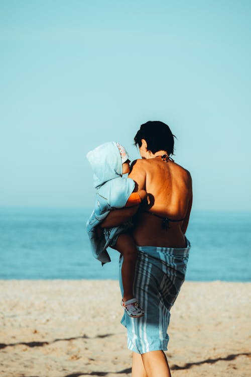 Fotobanka s bezplatnými fotkami na tému breh, chôdza, dcéra