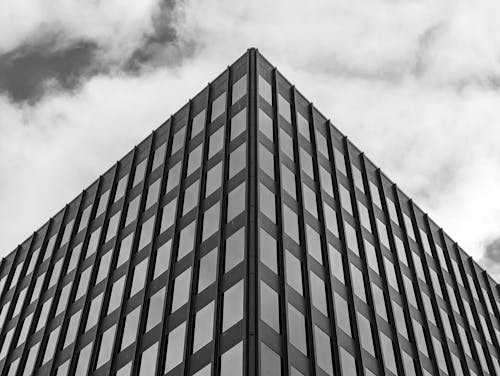 Immagine gratuita di architettura moderna, bianco e nero, edificio per uffici