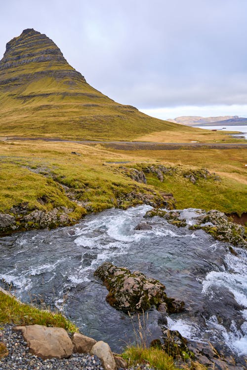 Gratis lagerfoto af å, bakke, droneoptagelse