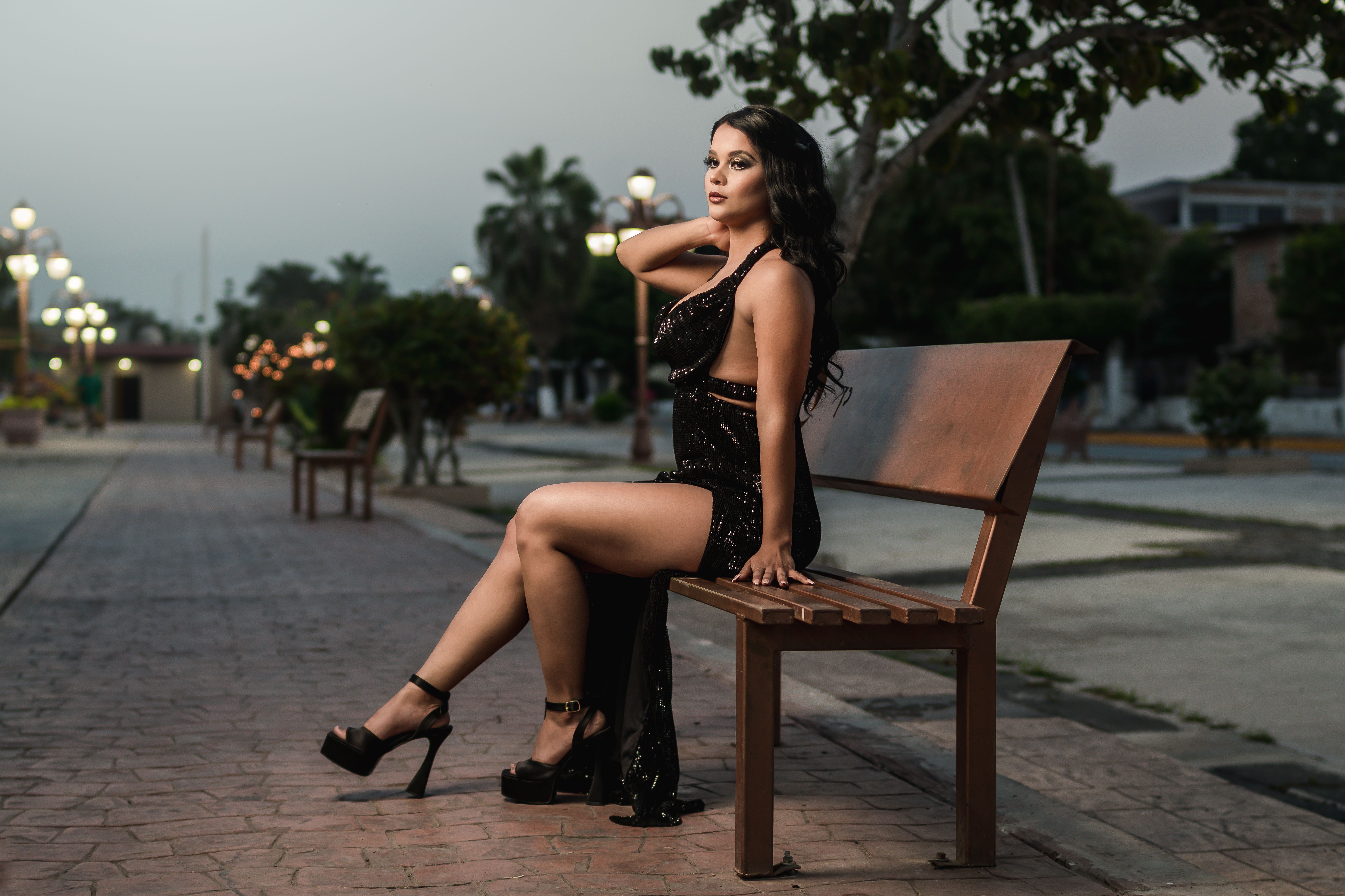 Night out outfit with dark elegance