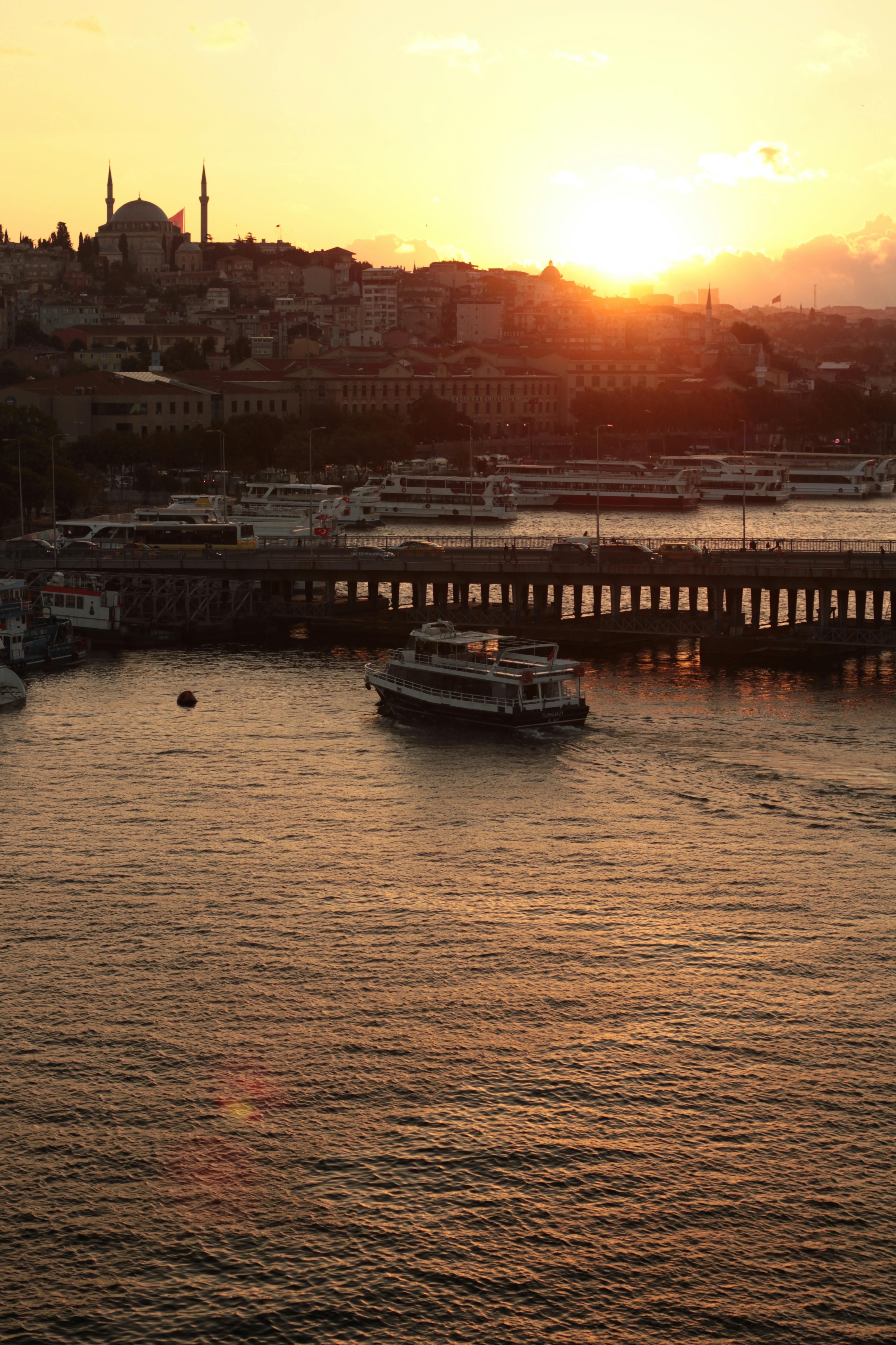 Gratuit Photos gratuites de bateaux, ciel orange, citadin Photos