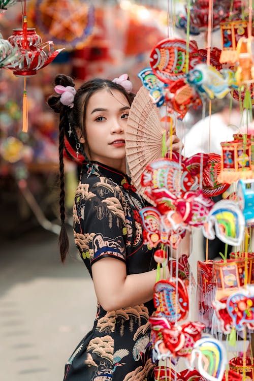 Foto d'estoc gratuïta de cultura tradicional, dempeus, dona