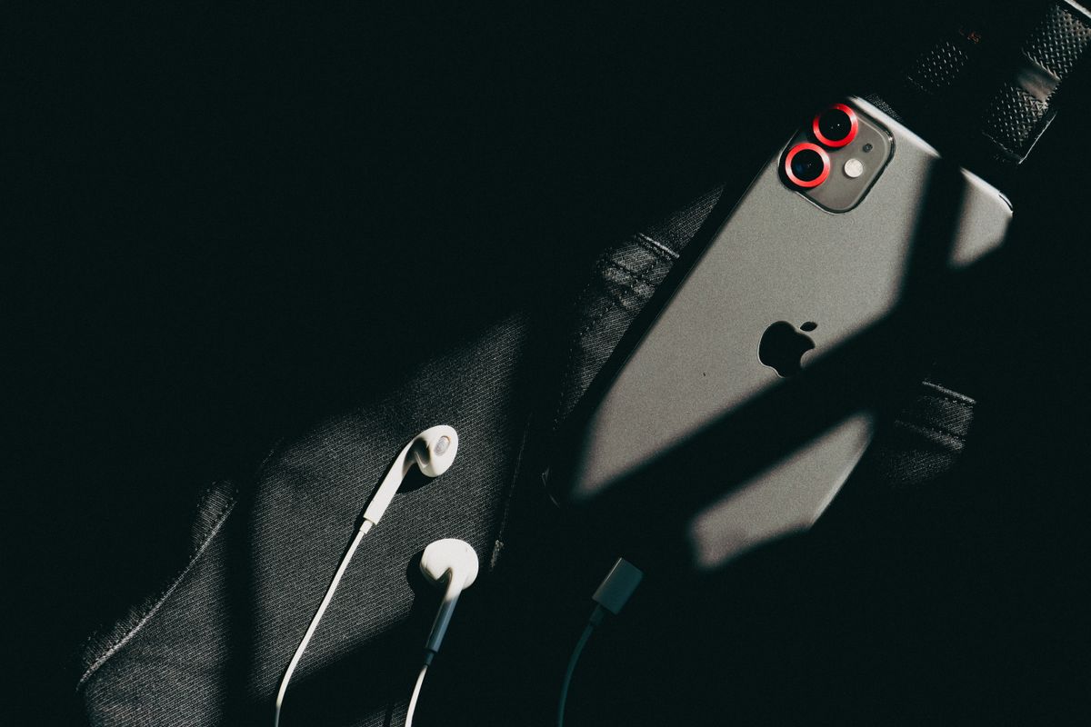 AirPods avec IA : vos écouteurs deviennent vos yeux